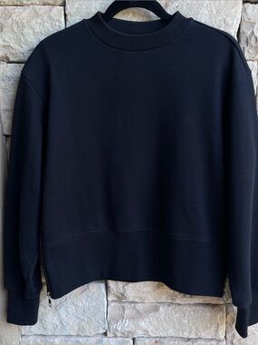 Varley Size S Black Crewneck Pullover